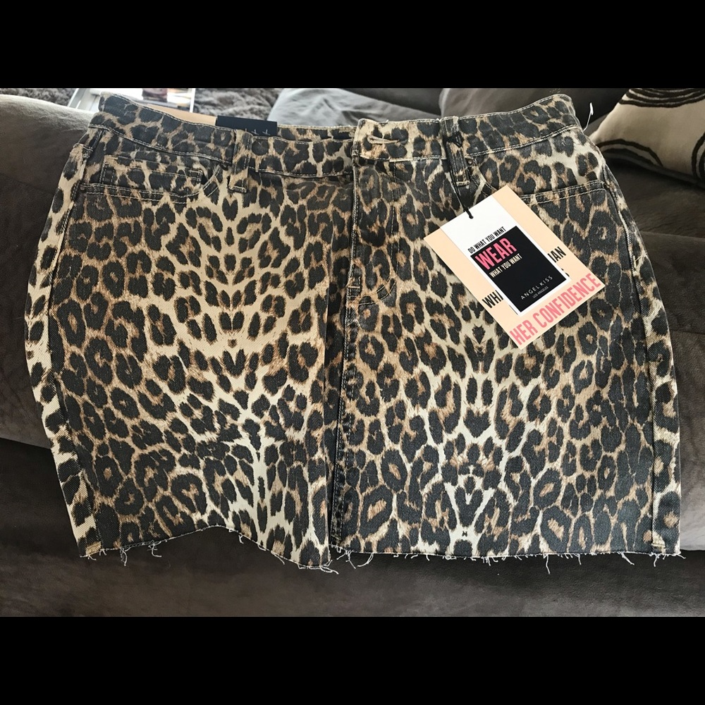NWT leopard denim mini 🔥